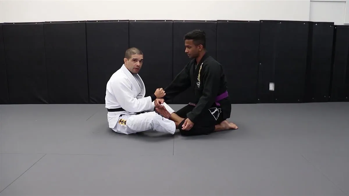 Cross Sleeve Grip Guard Beyond The Basics by Thomas Lisboa