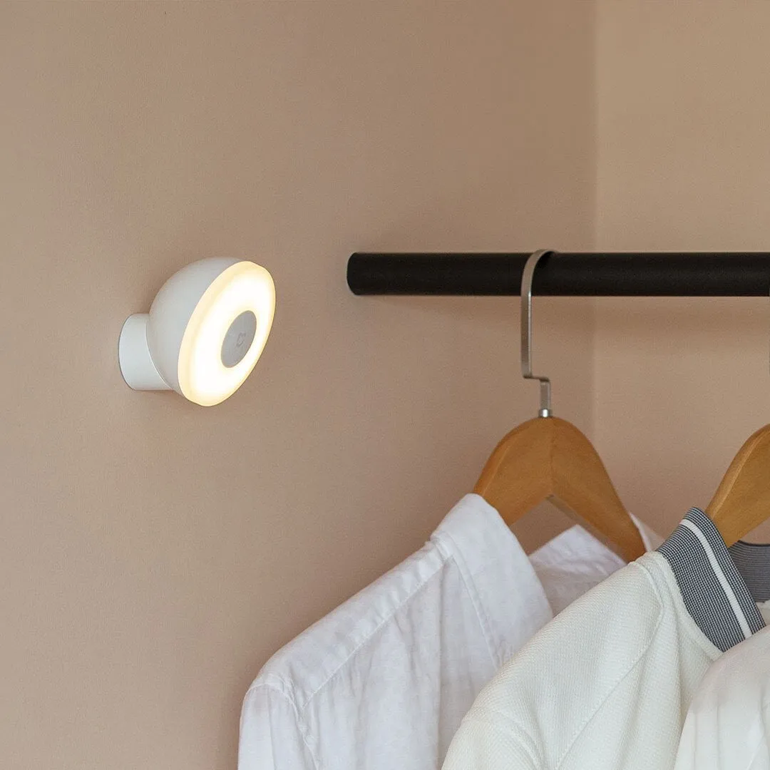 MOTION-ACTIVATED NIGHT LIGHT