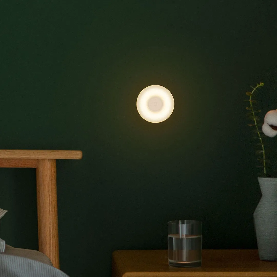 MOTION-ACTIVATED NIGHT LIGHT