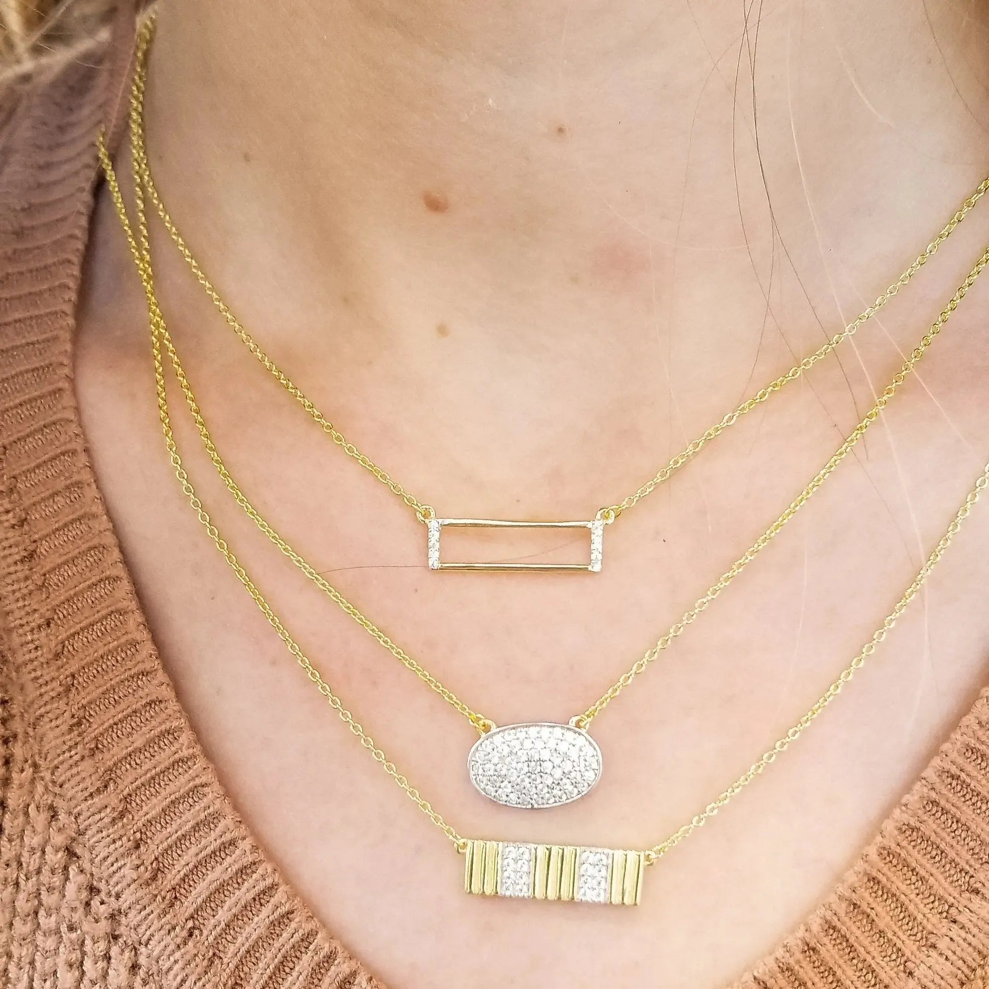 Pavé Oval Pendant Necklace