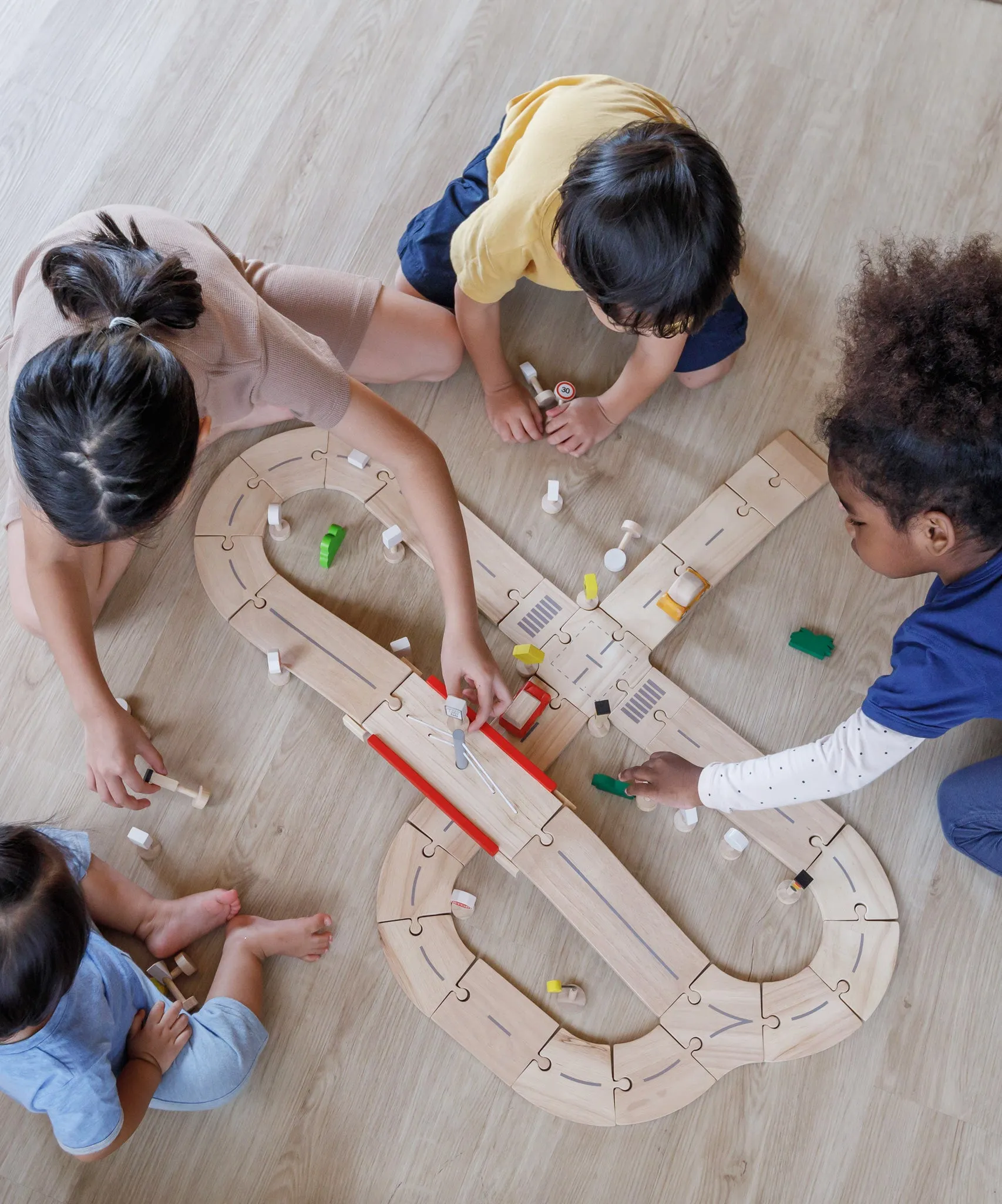 PlanToys Road System