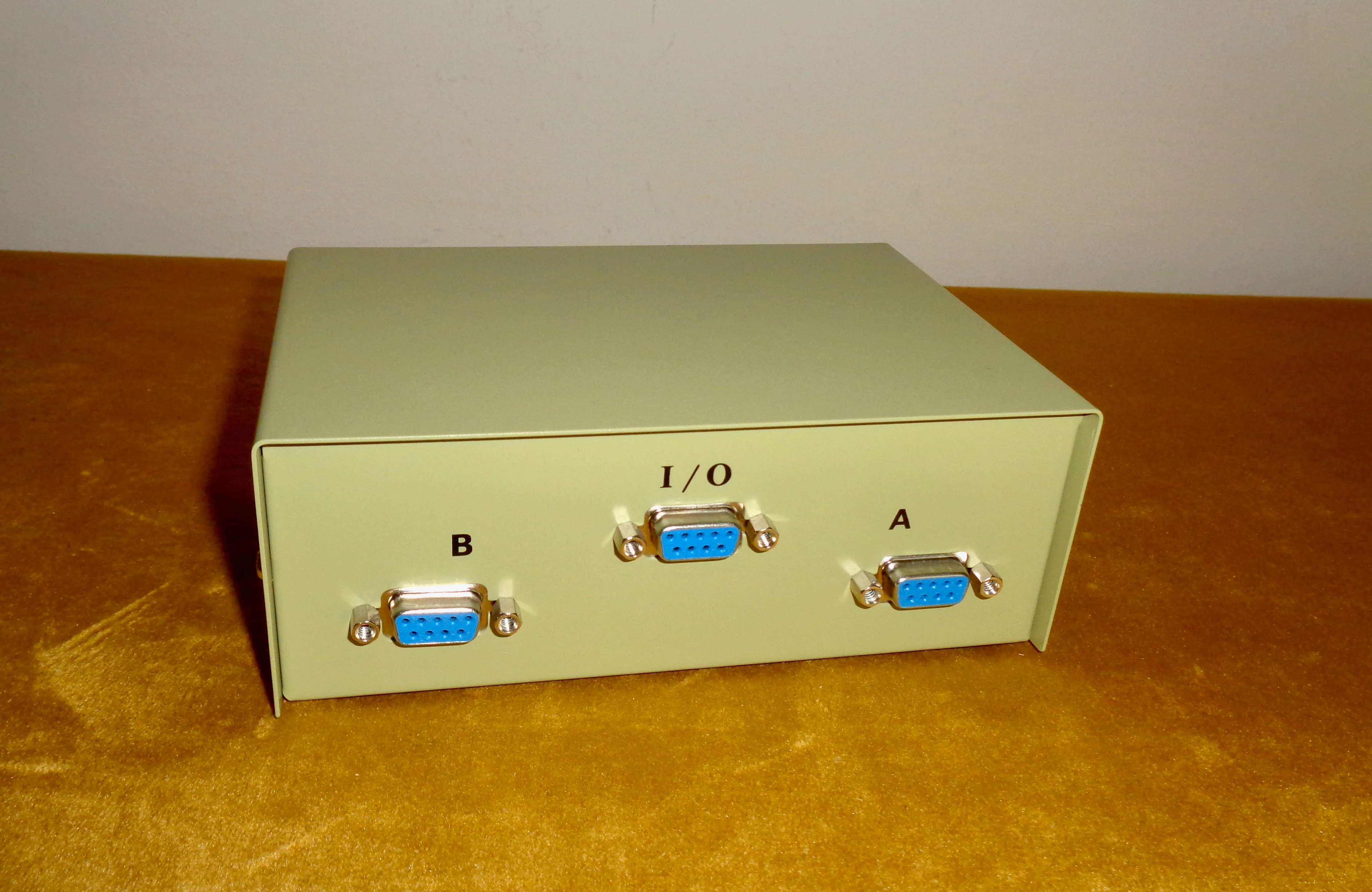 Preowned DW9AB Manual Data Switch Box Providing DB9F to 2 DB9F 2-Way Peripheral Sharing